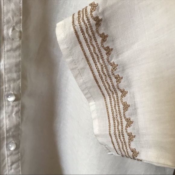 Zoe D. Linen Floral Embroidered Button Blouse - Picture 6 of 13